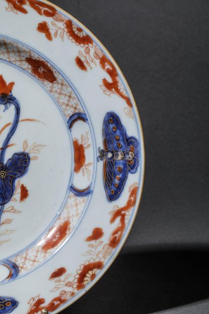 CHINA, 20th century
Pair of blue-and-white...