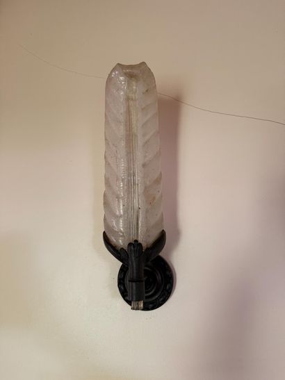 In the style of Jean PERZEL
Wall sconce made...