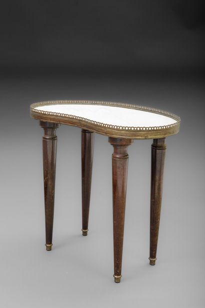 Small side table made of mahogany and mahogany...