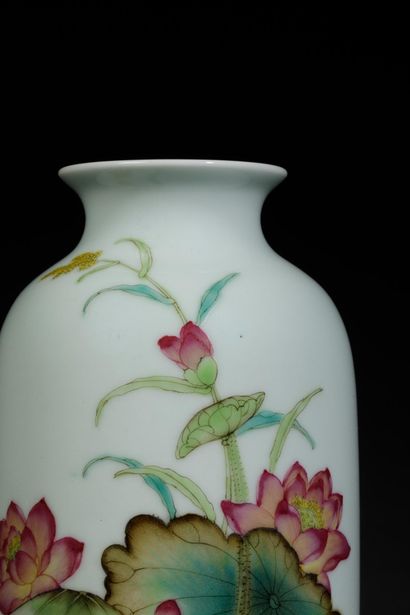 CHINA, REPUBLIC OF THE 20TH CENTURY
Cylindrical...
