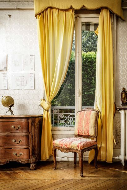 Banquette et un fauteuil de style Louis XV...
