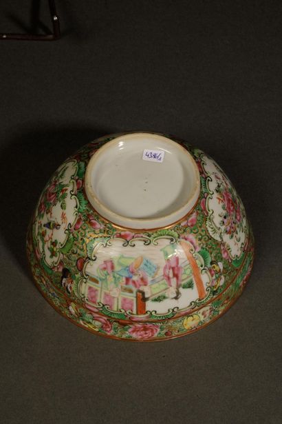 CHINA - 20th century
Small Canton porcelain...