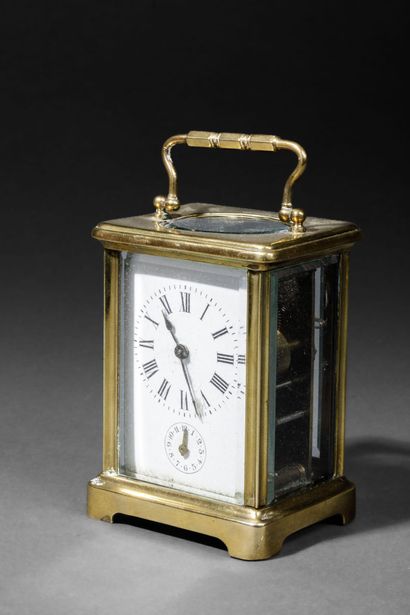 Small travel clock, known as an 