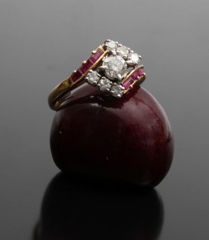 Bague en or 750 millièmes ornée d’un diamant...