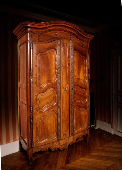 Importante armoire de mariage provençale...
