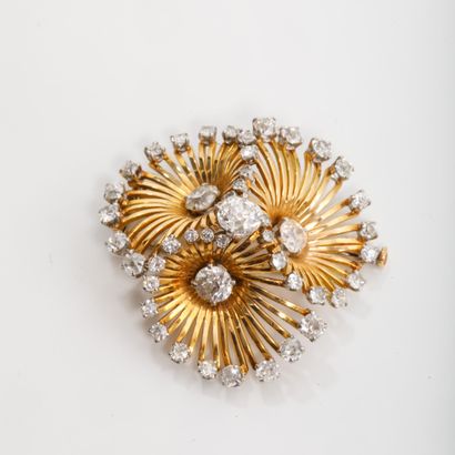 Beautiful cufflink made of 750 gold and 850...