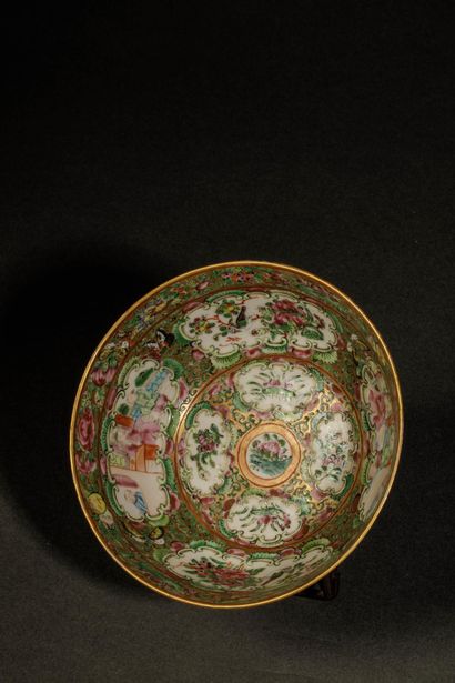 CHINA - 20th century
Small Canton porcelain...