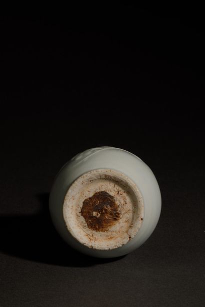 CHINA - 20th century
Small sky-blue glazed...