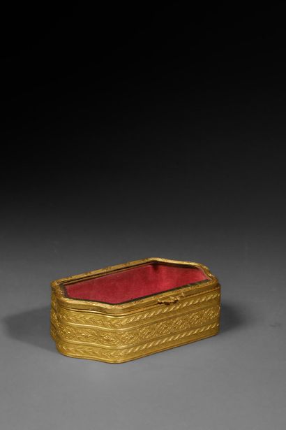 Small gold-plated metal box, finely engraved...