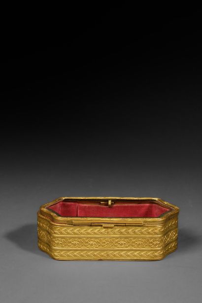 Small gold-plated metal box, finely engraved...