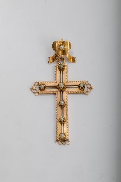 Croix en or jaune 750 millièmes (poinçon...