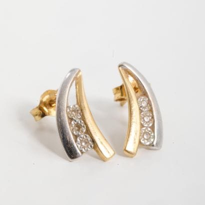 Pair of earrings in 750-th yellow and white...