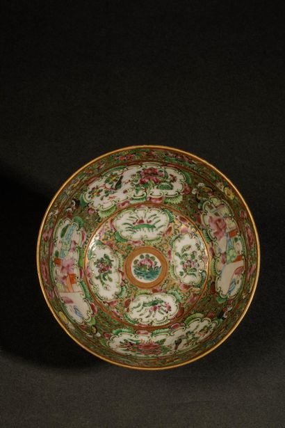 CHINA - 20th century
Small Canton porcelain...