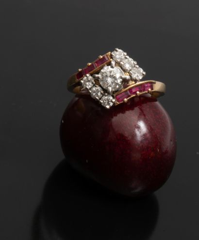 Bague en or 750 millièmes ornée d’un diamant...