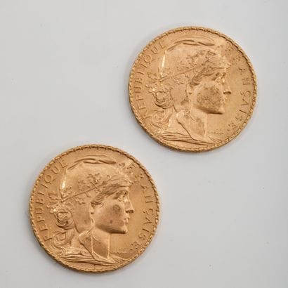 Deux pièces de 20 francs or datées de 1914
Poids:...