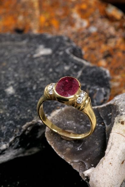 Bague en or jaune 750 millièmes (poinçon...