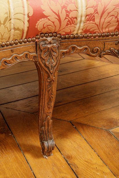 Banquette et un fauteuil de style Louis XV...