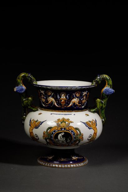 GIEN, France
Medici vase with chimeras in...