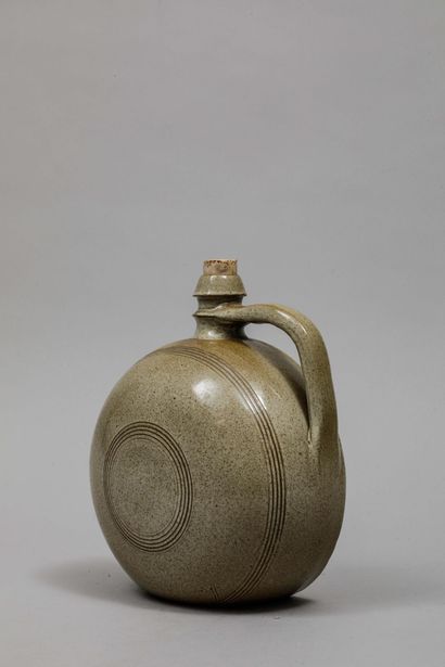 Gourde en céramique émaillée beige à anse...