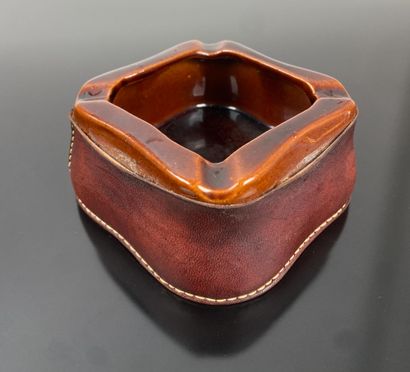 LONGCHAMPS 
Havana glazed ceramic ashtray...