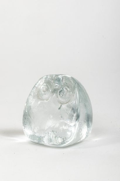 Figure de hibou en verre taillé givré 
6...