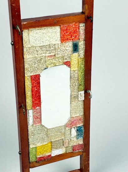 Présentoir à clés en bois et verre
Travail...