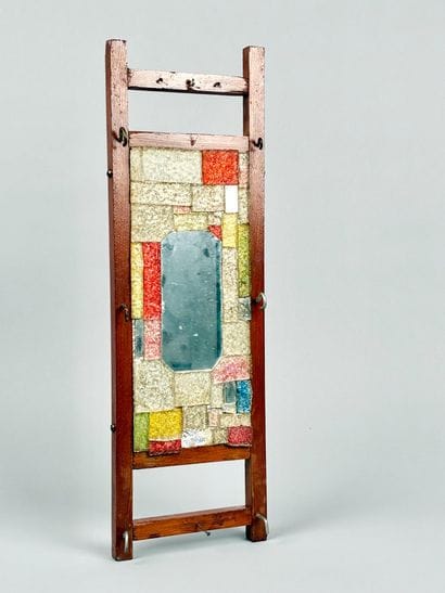 Présentoir à clés en bois et verre
Travail...