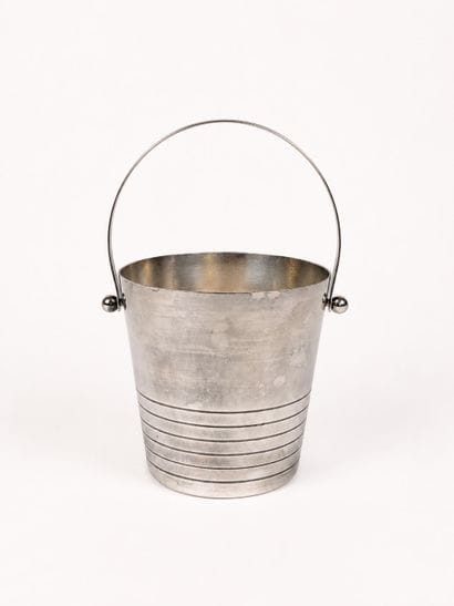 Petit seau à glaçons en inox à anse centrale...