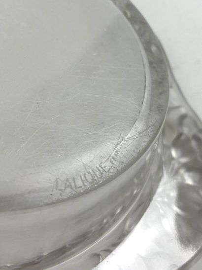 LALIQUE FRANCE
Coupe à fruits en verre pressé...