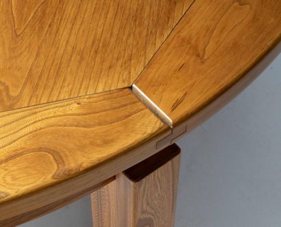 Maison REGAIN
Table ronde à rallonge et ses...