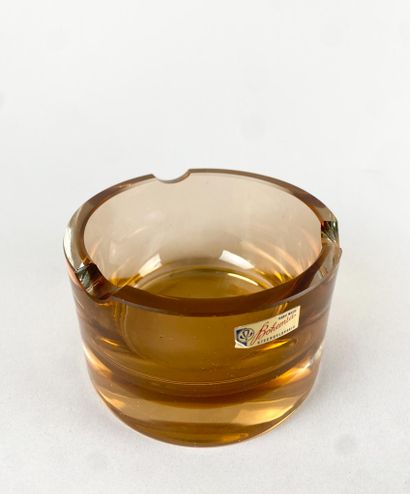 BOHEMIA
Cendrier en verre orangé
Etiquette...