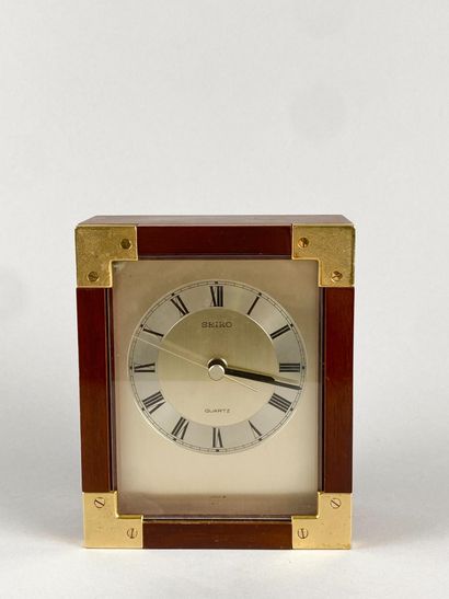 SEIKO
Pendule carrée en laiton et bois mouvement...