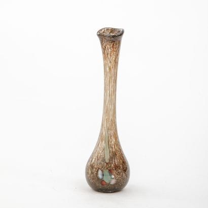 Petit vase soliflore à décor en verre soufflé...
