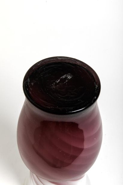 In the taste of Murano
High-necked vase in...