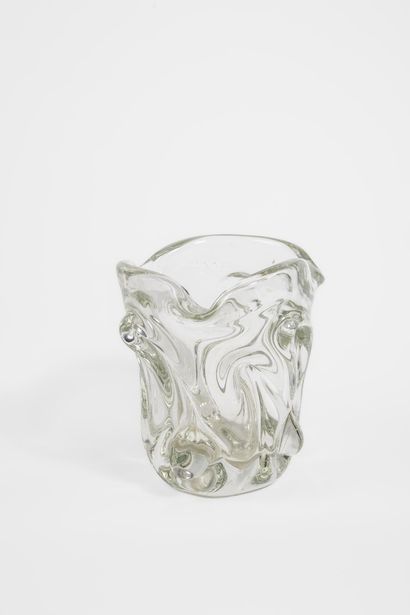 Important vase en verre moulé de forme libre
Travail...