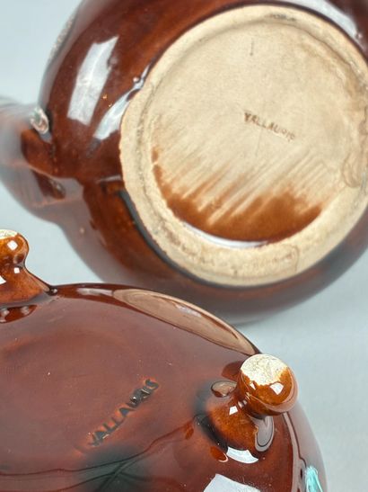 VALLAURIS
A flower vase (13 x 11 cm) and...