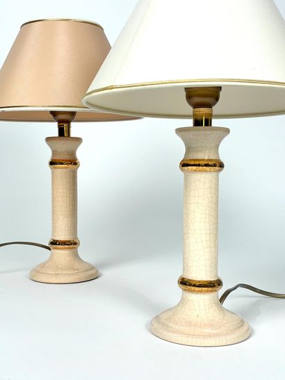 LE DAUPHIN
Paire de lampes en faïence craquelée...