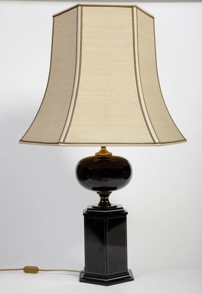 LE DAUPHIN
Importante lampe de salon de style...