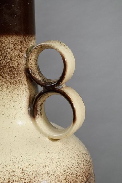 Grande lampe en céramique émaillée marron...