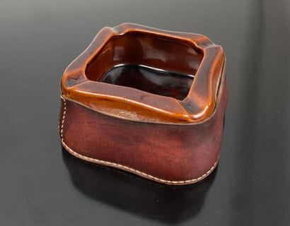 LONGCHAMPS 
Havana glazed ceramic ashtray...