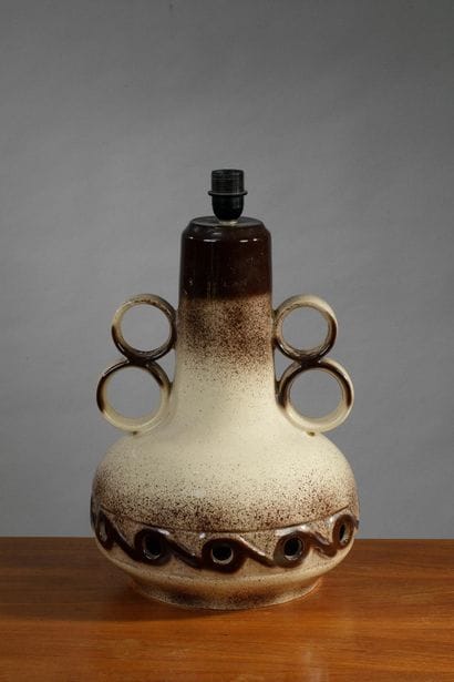 Grande lampe en céramique émaillée marron...