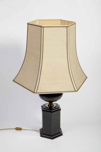 LE DAUPHIN
Importante lampe de salon de style...