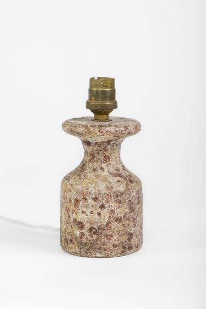 Petite lampe en céramique émaillée 
Signée...
