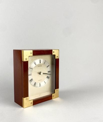 SEIKO
Pendule carrée en laiton et bois mouvement...