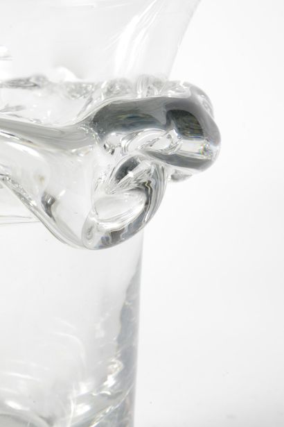 Daum France
Important vase en cristal circulaire...