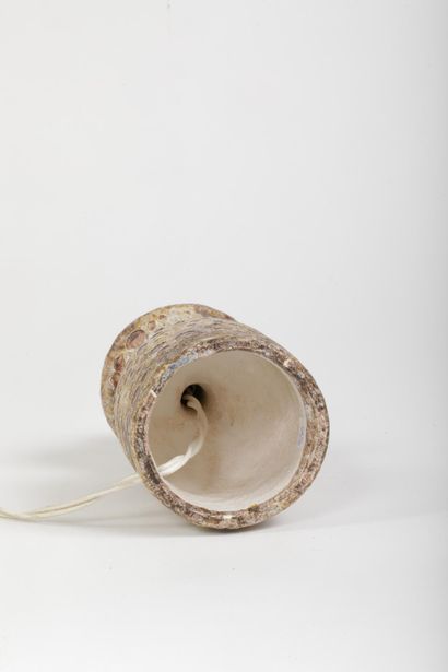 Petite lampe en céramique émaillée 
Signée...