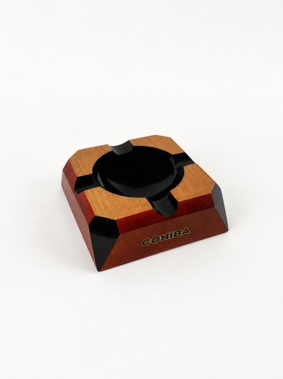 COHIBA
Black-and-red lacquered wooden ashtray...