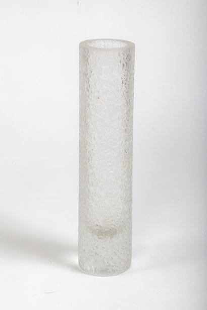 Vase tubulaire en verre givré, le décor à...
