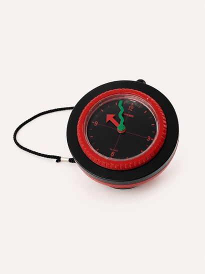 Twinbird
Red and black plastic hemispheric...