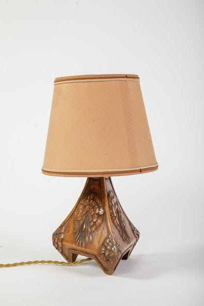 In the style of Albert GILLES
Wooden lamp...